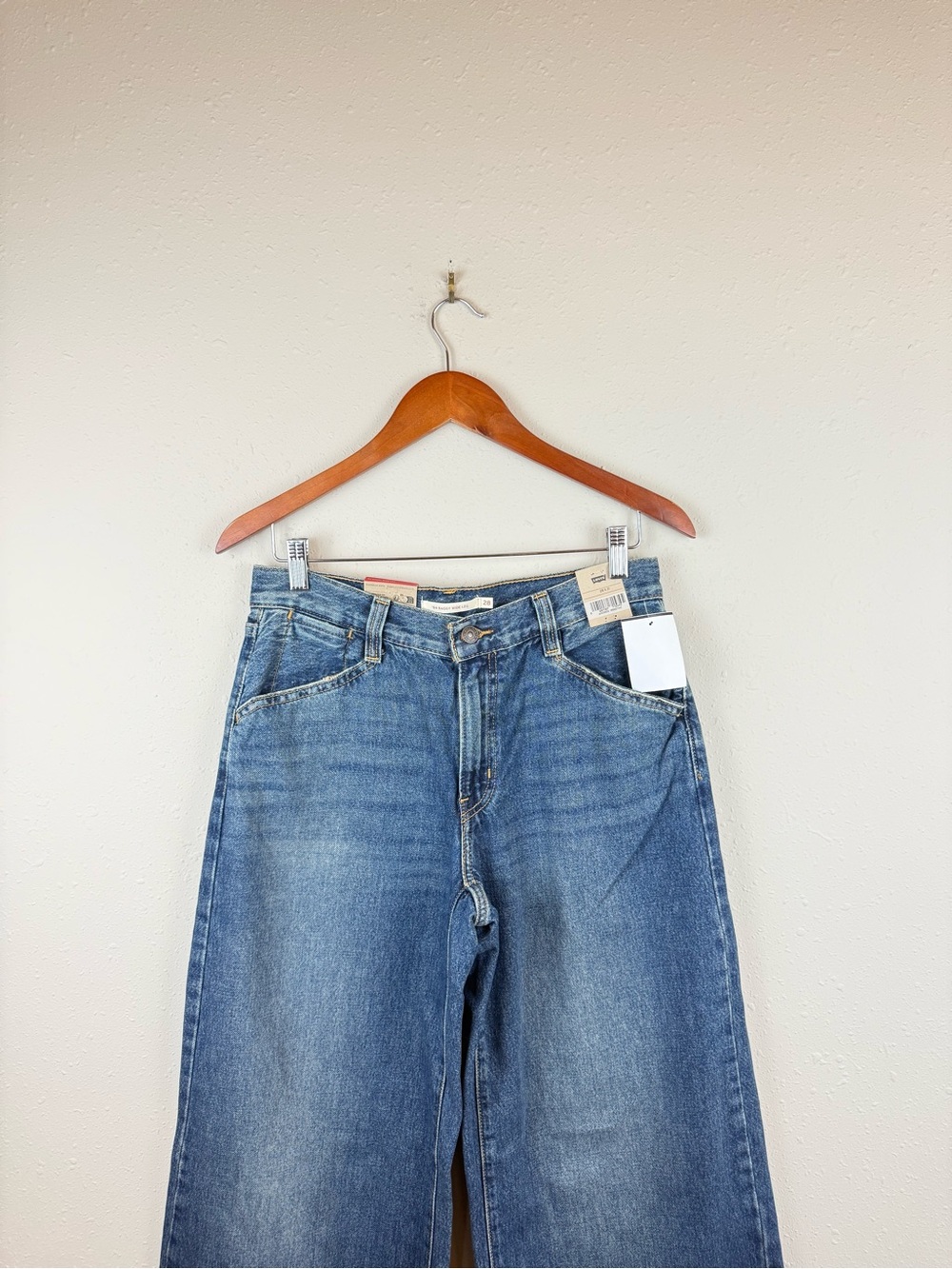 Levi’s ‘94 Baggy Wide Leg Women’s Relaxed Fit Blue Jeans Sz 28 NWT - Picture 5 of 14